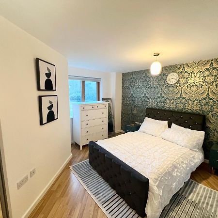 2 Bedroom Apartment Near Olympic Park With Free Parking ลอนดอน ภายนอก รูปภาพ
