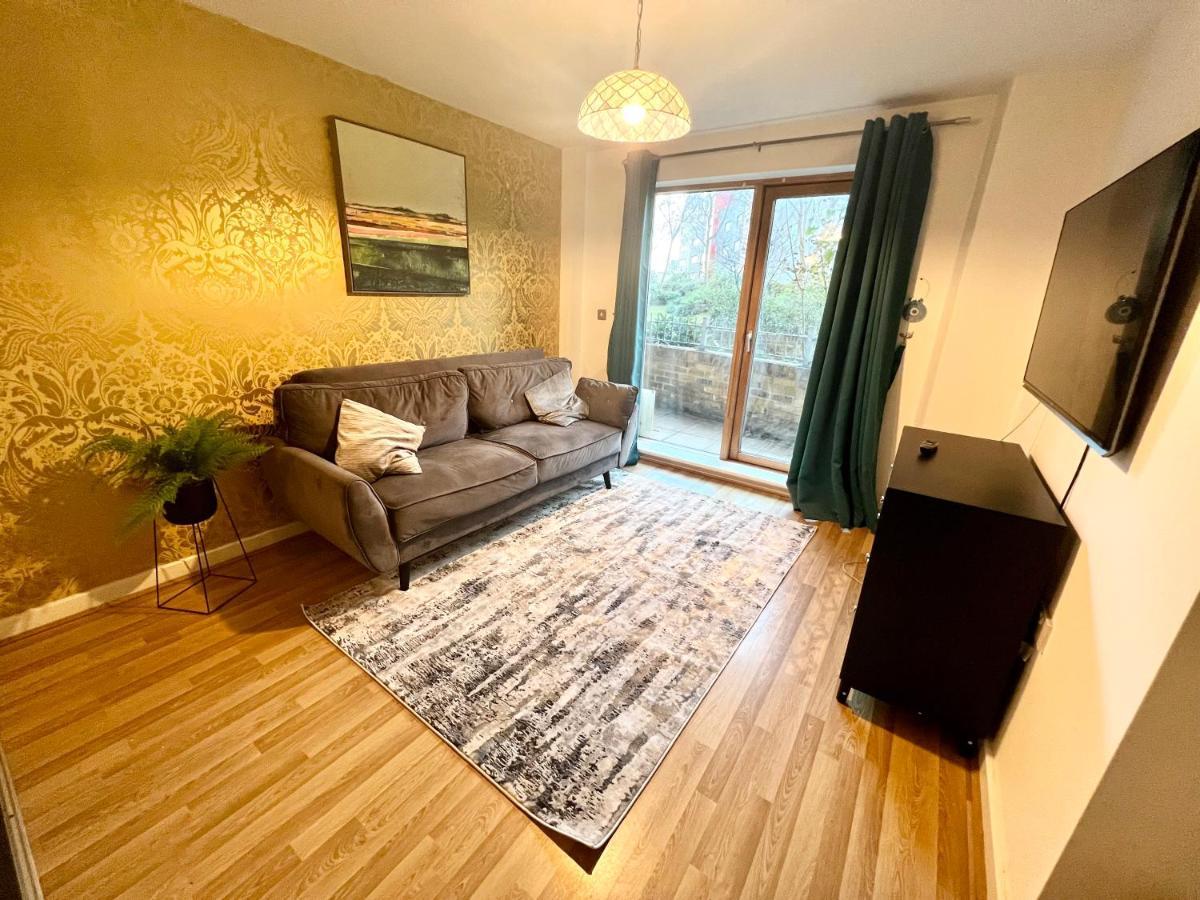 2 Bedroom Apartment Near Olympic Park With Free Parking ลอนดอน ภายนอก รูปภาพ