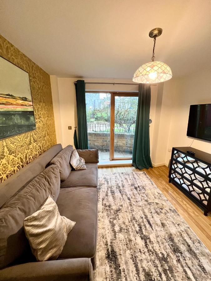 2 Bedroom Apartment Near Olympic Park With Free Parking ลอนดอน ภายนอก รูปภาพ