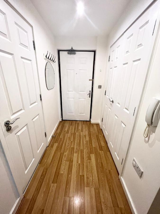 2 Bedroom Apartment Near Olympic Park With Free Parking ลอนดอน ภายนอก รูปภาพ